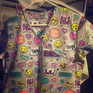 Cute :-) metro scrub top